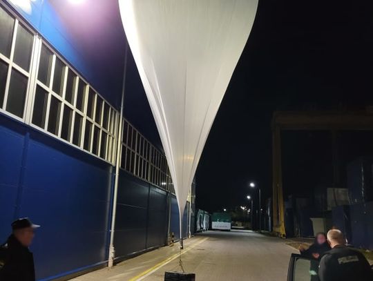 Białorusin przemycał papierosy balonem. W jego telefonie znaleźli obrzydliwe rzeczy