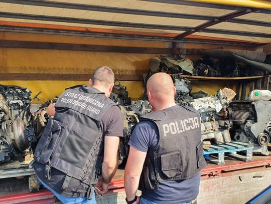 Bieszczadzcy pogranicznicy i policjanci odkryli dziuplę samochodową. Trafiały tu auta z całej Europy