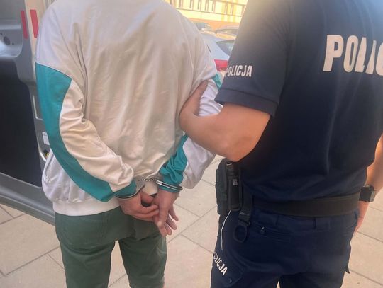 Bił żonę pięścią i talerzem, a potem ciągnął za włosy po podłodze. Agresywny mężczyzna aresztowany