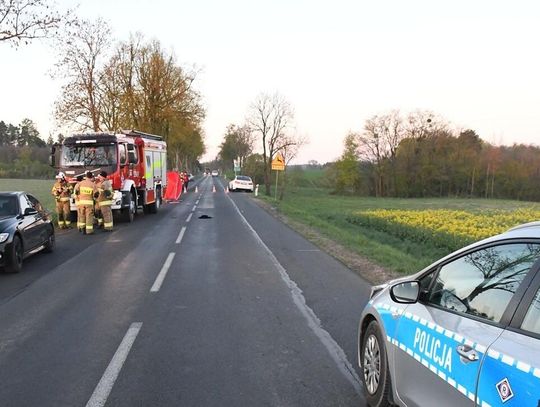 BMW śmiertelnie potrąciło 17-latka. Chłopak przebiegał nocą przez drogę