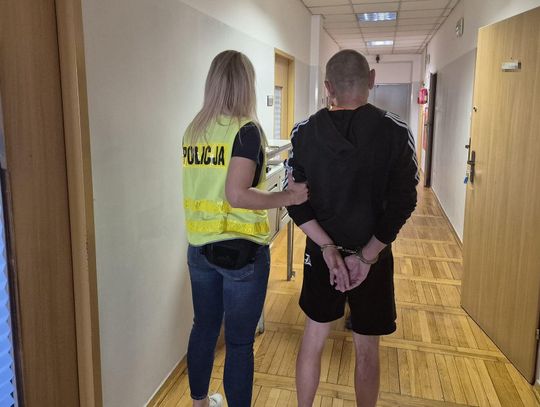 Brutalne pobicie bezdomnego w Pruszkowie. Dwaj sprawcy zostali tymczasowo aresztowani