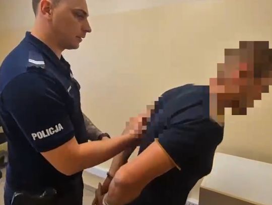 Brutalny atak na budowie. 44-latek bił metalową rurką po twarzy, aż jego ofiary straciły przytomność