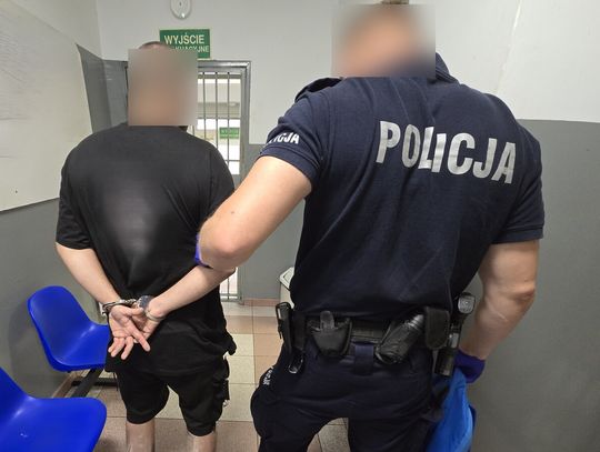 Brutalny atak na klatce schodowej. 31-latek podejrzany o usiłowanie zabójstwa zatrzymany