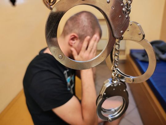 Brutalny atak na targowisku. Skopał 73-latka do nieprzytomności, odpowie za usiłowanie zabójstwa