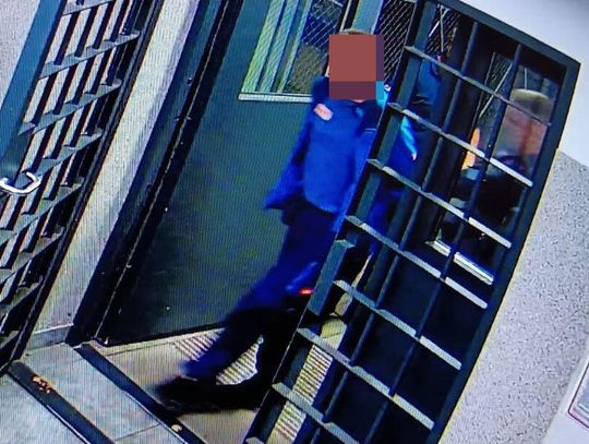 Brutalny atak nożownika w ogródku piwnym. Bez powodu zaatakował nieznanego mężczyznę