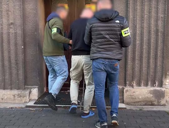 Brutalny napad na 85-latka i kradzież łupów wartych 2 miliony. Policja ma sprawców