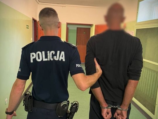 Brytyjczyk na wakacjach w Polsce zgubił portfel z narkotykami i dokumentami. Znaleźli go policjanci