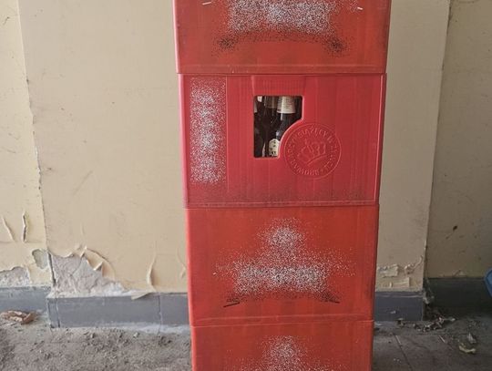 Butelkowy interes nie wypalił. Sprawca kradzieży 30 skrzynek złapany przez policję Butelkowy interes nie wypalił. Sprawca kradzieży 30 skrzynek złapany przez policję