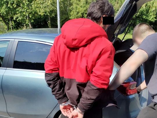 Bydgoszcz: Stanął w obronie zaczepionej kobiety, Mołdawianin trzykrotnie dźgnął go nożem