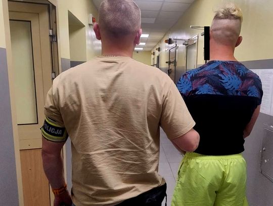 Były pracownik włamał się do firmy przez okno i ukradł pieniądze. Pogrążyły go zeznania koleżanek