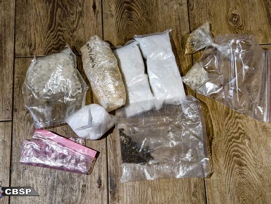 CBŚP rozbiło gang dilerów i fałszerzy. Produkowali banknoty na zwykłej drukarce atramentowej