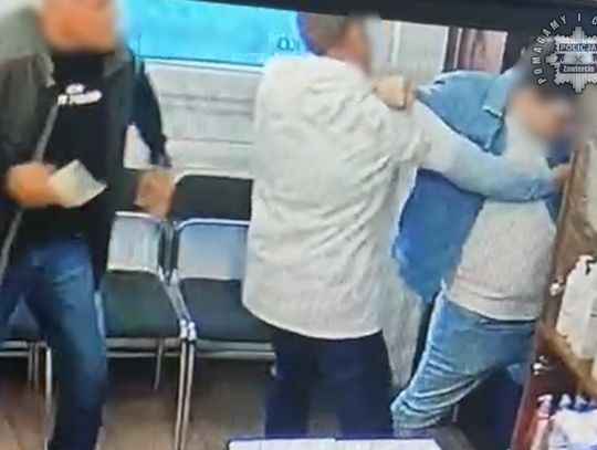 Chciał kupić leki, ale nie miał na nie recepty. Mężczyzna wyjął nóż i groził aptekarzowi. Został obezwładniony