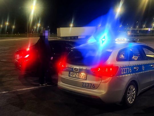 Chciał pokazać kolegom, jaki z niego drifter. Popisy obserwowali też policjanci. Młody kierowca BMW ukarany