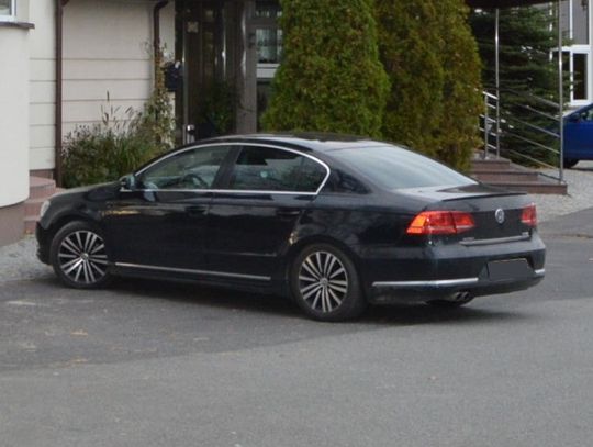 Chciał ukraść auto... z kobietą w środku. Nie ogarnął, że siedzi na fotelu pasażera