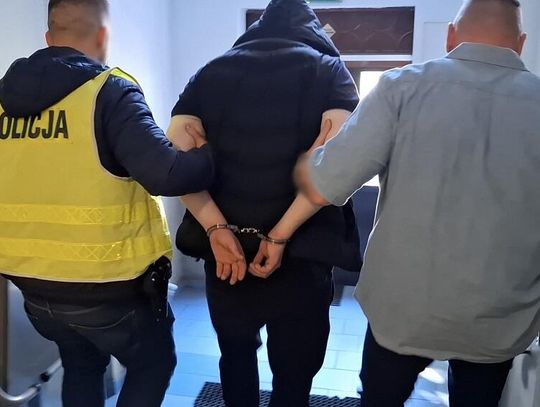 Chciał wyłupić oko policjantowi, bo ten przyłapał go na kradzieży. Recydywista trafił za kraty