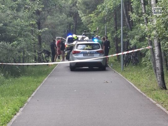 Chciała popływać w jeziorze i nagle zaczęła tonąć na oczach świadków. Nie udało się jej uratować