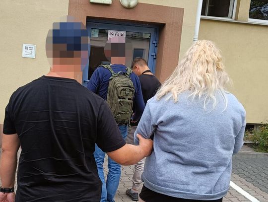 Chcieli zarobić na sprzedaży biletów, których nie mieli. Zyskali 650 złotych, grozi im więzienie