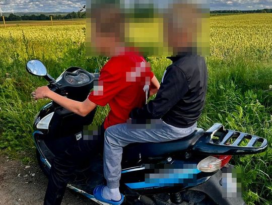 Chłopcy mieli skosić trawnik - zamiast kosiarki wzięli skuter, zostali zatrzymani przez policję