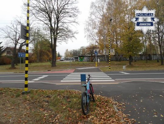 Chłopiec na rowerze zderzył się z autobusem. 11-latek został poważnie ranny