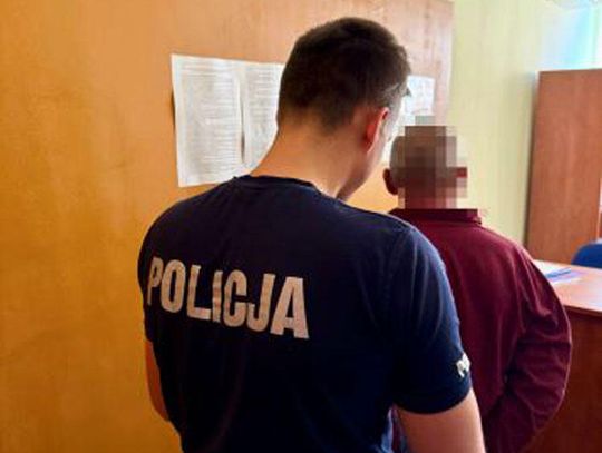 Chodził po domach i straszył ludzi nożem. Potem zaatakował policjantów. Zatrzymany 50-letni Ukrainiec