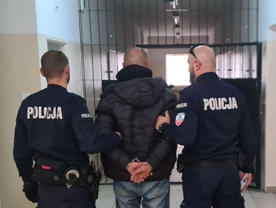 Chwycił piwo i po prostu powiedział "że bierze". Bardzo się zdziwił, bo myślał, że najwyżej grozi mu mandat