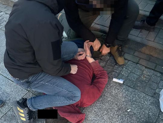 "Chyba go zabiłeś" - usłyszał jak kobieta mówi to do swojego partnera i natychmiast wezwał policję