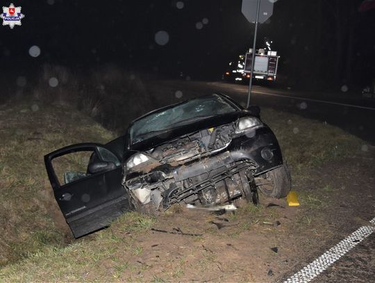 Ciężarna 31-latka po pijaku wjechała do rowu. Z miejsca wypadku zabrali ją prosto na porodówkę