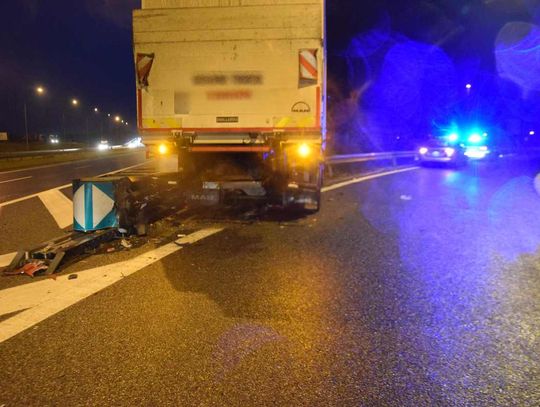 Ciężarówka jechała całą szerokością autostrady. Wywoływali kierowcę przez CB-radio, ale nie reagował