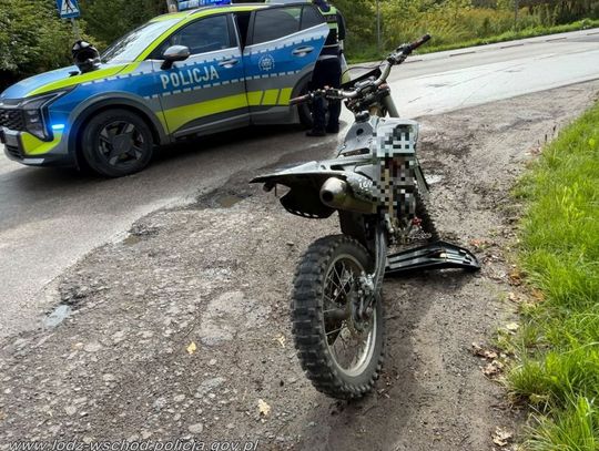 Cross bez tablicy, brak uprawnień i ucieczka przed policją. 18-latek zatrzymany po pościgu