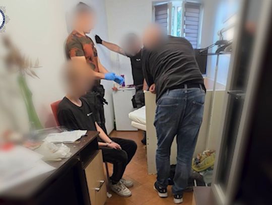 Cyberpolicja zatrzymała czterech członków gangu handlującego narkotykami w darknecie