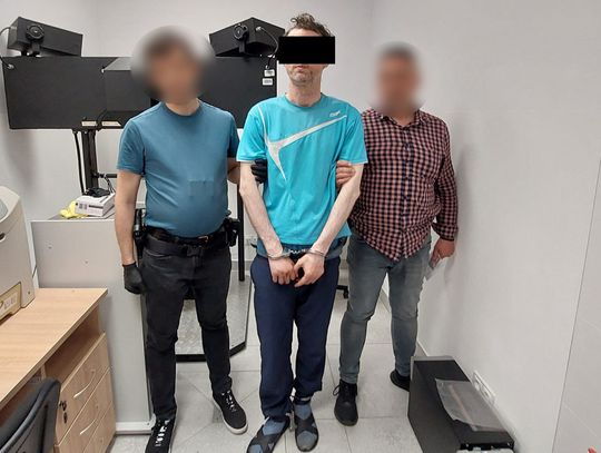 Czaił się pod szkołami, zaczepiał nastolatki i proponował spotkania. 40-latek został aresztowany