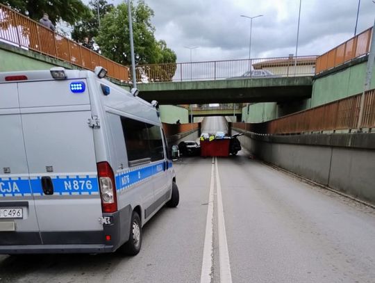 Czołowe zderzenie mercedesa i toyoty w Lęborku. Sprawca zginął na miejscu