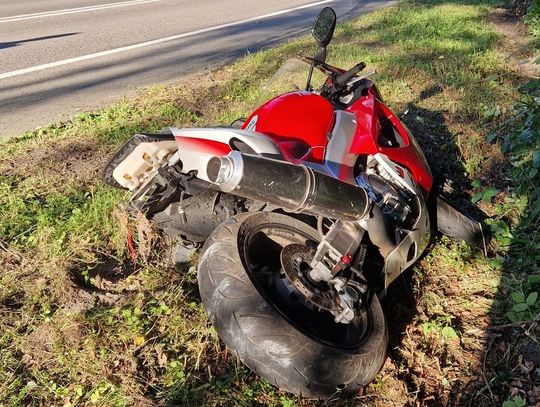 Czołowe zderzenie yamahy i osobówki. Sprawcą pijany 48-latek na motocyklu