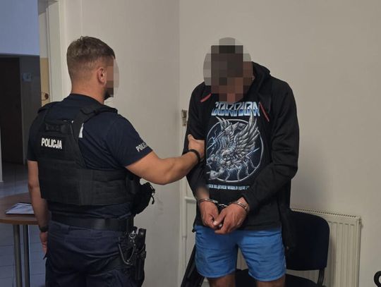 Cztery samochody zniszczone pod osłoną nocy. Podejrzany 30-latek zatrzymany przez policję