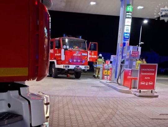 Dantejskie sceny na stacji paliw. Pijany Czech oblał policjanta benzyną i podpalił