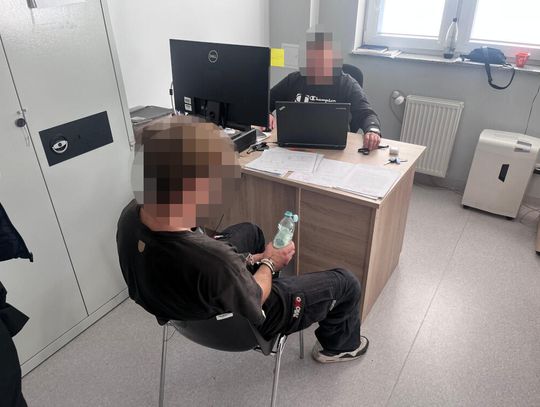 Demolował i okradał auta, włamał się do podstawówki. Wpadł, gdy wrócił po zgubiony telefon