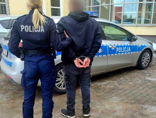 Dezerter wojskowy czekał na policjantów ze spakowaną walizką. Wiedział, że nie uniknie kary