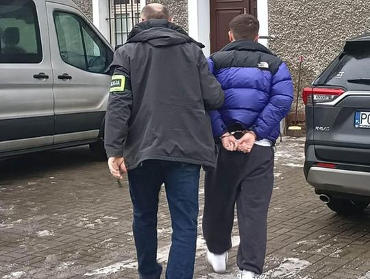 Diler dostarczał metamfetaminę osobie małoletniej. Napadł też 17-latkę i zabrał jej telefon Diler dostarczał metamfetaminę osobie małoletniej. Napadł też 17-latkę i zabrał jej telefon