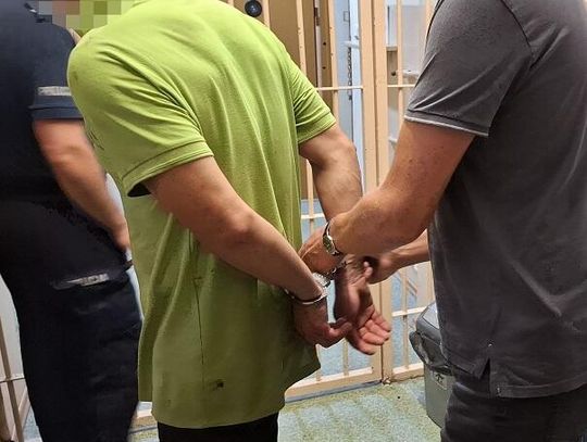 Diler miał pod koszulką 150 woreczków z białym i żółtym proszkiem. Wpadł podczas kontroli drogowej