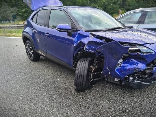 Diler rozbił auto na ekspresówce i porzucił je razem z towarem w bagażniku