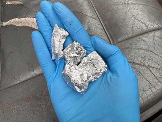 Diler wpadł przez niecierpliwego klienta. Chodził w kółko po parkingu nie mogąc doczekać się dostawy