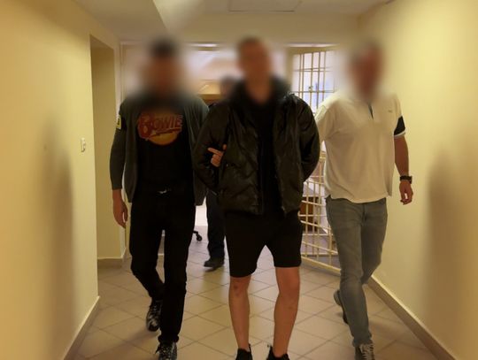 Diler zamieszczał w internecie ogłoszenia o sprzedaży narkotyków. Policjanci zatrzymali 22-latka