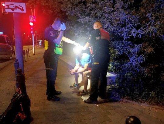 Dla 50 złotych zaatakował przechodnia i bił go metalową rurką po głowie