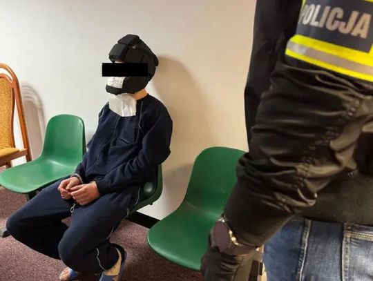 Dodatkowe zarzuty dla sprawcy bestialskiego mordu na Uniwersytecie Warszawskim. Ugryzł policjanta w nogę