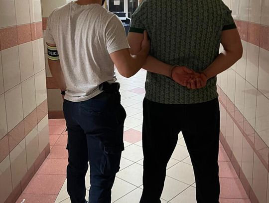 Dostał wyrok ośmiu lat za kratami i zniknął. Mężczyzna został namierzony przez kryminalnych i odstawiony do więzienia