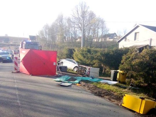 Dramat na budowie drogi. Walec staranował ogrodzenie, zginęła 24-letnia kobieta