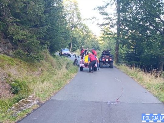 Dramat na górskim szlaku. 67-letni rowerzysta zginął po upadku podczas zjazdu