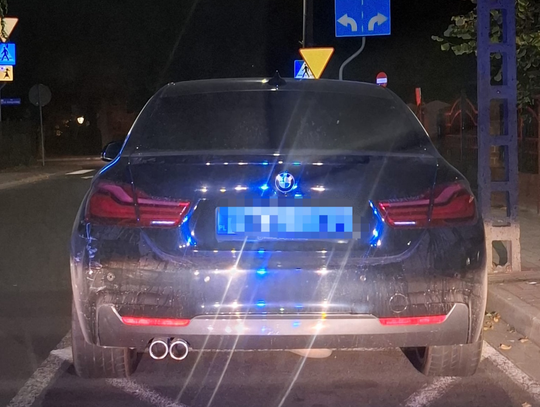 Driftował BMW na oczach policjantów. 23-latek stracił prawo jazdy na trzy miesiące