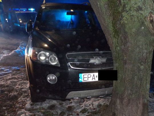 Driftował chevroletem bez świateł. Za kierownicą pijany 16-latek, w aucie kolega i trzy dziewczyny