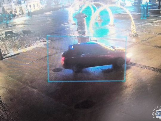 Driftował na płycie rynku i jeździł po chodnikach. kierowca mitsubishi zebrał 154 punkty karne Driftował na płycie rynku i jeździł po chodnikach. kierowca mitsubishi zebrał 154 punkty karne